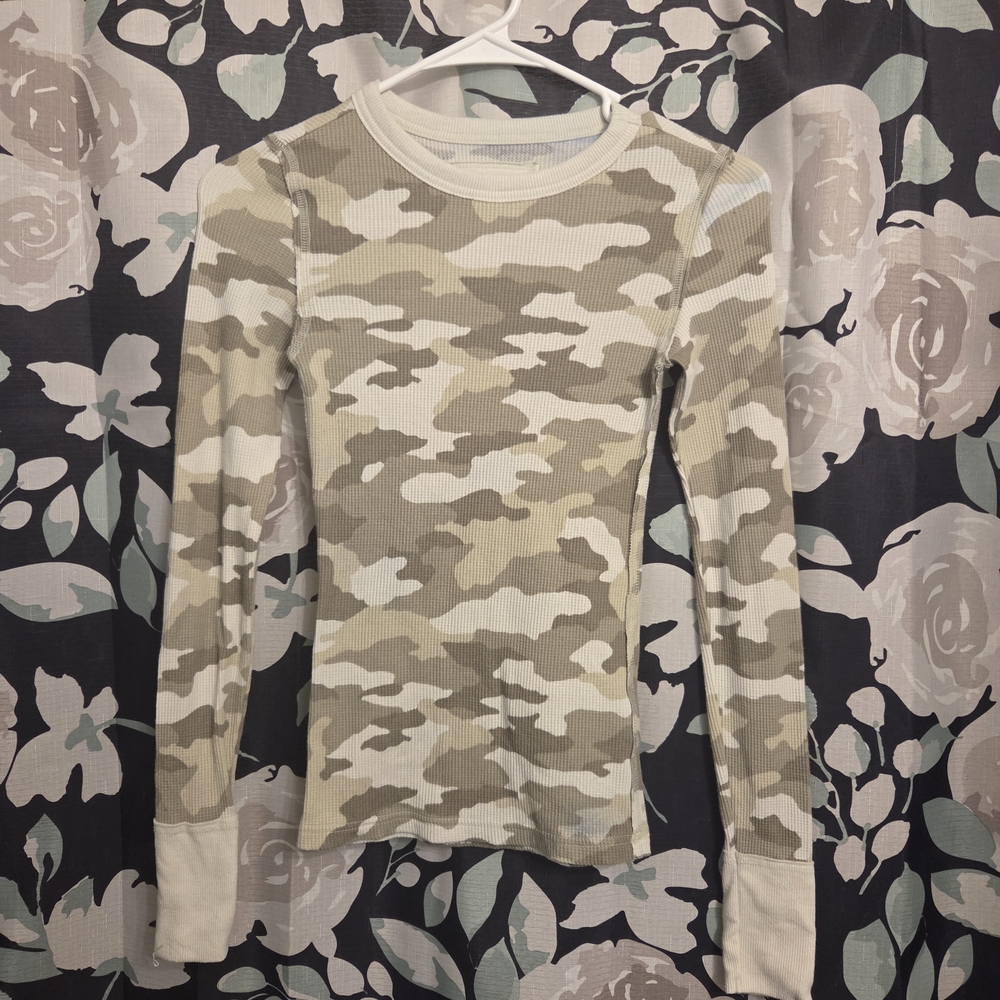 Aerie Beige and Cream Camo Thermal Top